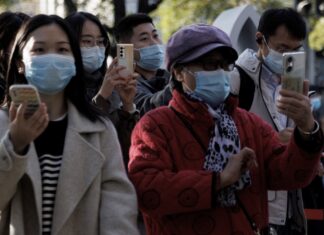 China extendió los confinamientos por registrar récord de casos diarios de COVID