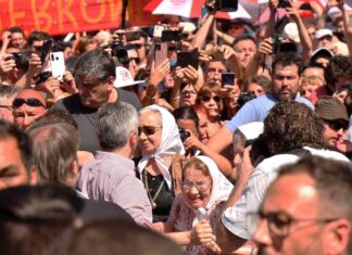 Los restos de Hebe de Bonafini descansan en plaza de Mayo