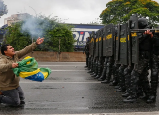 Tensión en Brasil: Militantes “bolsonaristas” se enfrentan con la Policía en las rutas del país