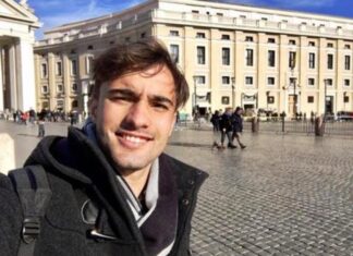 Profesional uruguayense diserta en un emblemático bar porteño