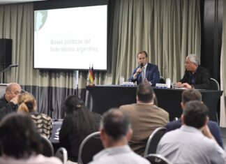 Gustavo Bordet destacó la importancia del federalismo y las autonomías provinciales