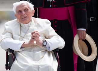 El Vaticano anunció que se agravó el estado de salud de Benedicto XVI