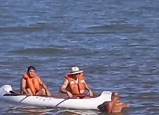 Guardavidas rescataron a palistas del río Uruguay