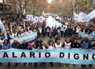 El poder adquisitivo del salario se redujo 24,9%