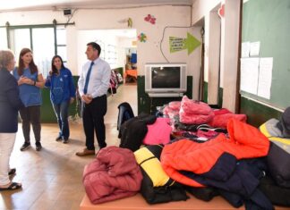 Donan a instituciones ropa incautada por Aduana
