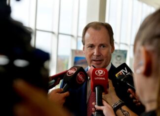 El miércoles inicia el cronograma de pagos y Bordet indicó que el aumento acumulado es de casi el 100%