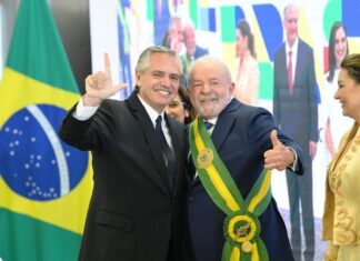 Fernández participó en el acto de asunción de Lula