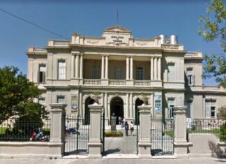 Arreglarán el salón de actos de la Escuela Normal