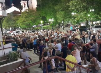 Se movilizan otra vez por la tarifa de luz