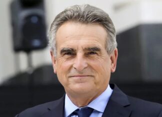 El Gobierno oficializó el reemplazo de Manzur por Rossi