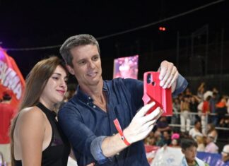 El descargo de la chica que se tomó una foto con Enrique Cresto