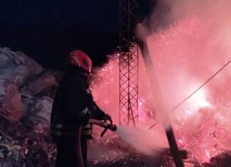 Sofocaron un gran incendio en la planta de reciclado