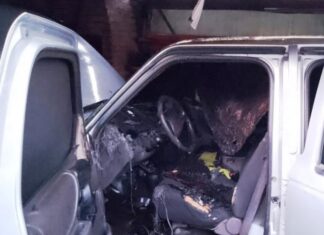 Incendios provocaron serios daños en dos vehículos