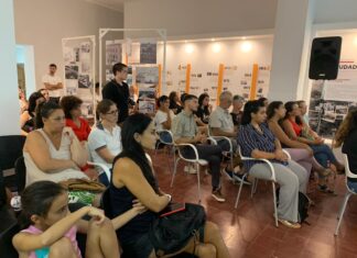 Se llevó a cabo una charla sobre la historia de mujeres uruguayenses