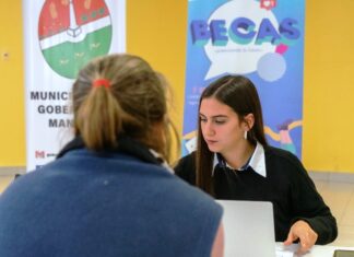 Asesoran a los aspirantes de becas secundarias
