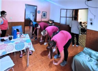 Se alude a la importancia del cuidado de la vejez