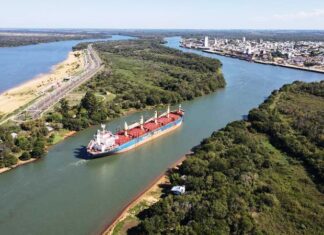 Amarró el décimo buque del año en los muelles 3 y 4