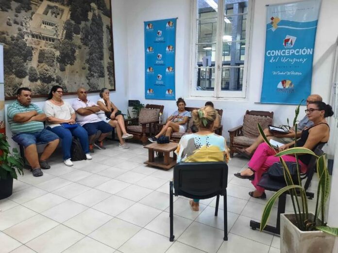 p5 reuni+¦n con gu+¡as de turismo (1)