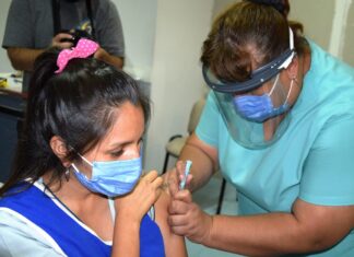 Se empezó a aplicar la bivalente contra el covid-19