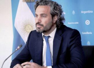 Cafiero: “A mí también me complica que la yerba Playadito valga una luca”
