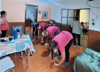 Llevan a cabo talleres para el cuidado de la vejez