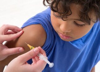 Instan a completar esquemas de vacunación escolar