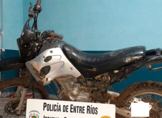 Mamá denunció a su hijo cuando llegó a la casa con una moto robada