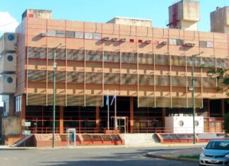 Intiman a 47 contribuyentes por deuda millonaria