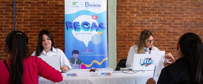 p2 - Ayudan a gestionar las becas secundarias