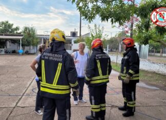 BOMBEROS. Simulación de un siniestro en la Escuela N°163