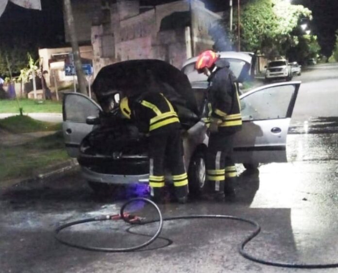 p5 bomberos - incendio de vehículo2