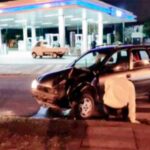 Pagina 6 Alcoholizado chocó un poste de luz
