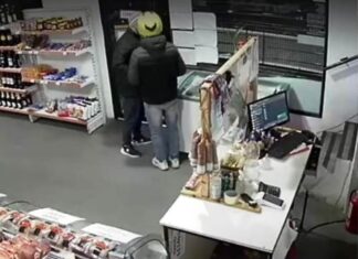 Cliente obligó a un ladrón a devolver el botín robado