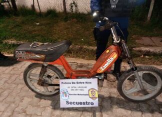 Liberan a presuntos ladrones de una moto