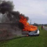 Pagina 7 Un auto quedó reducido a cenizas
