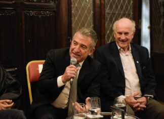 Urribarri expuso en el aniversario de la asunción de Néstor Kirchner al frente de Unasu
