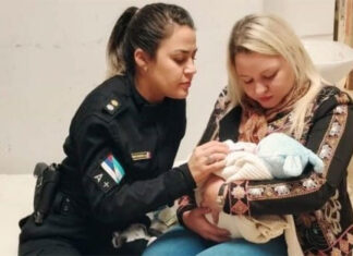 Encontraron un bebé recién nacido adentro de un basurero