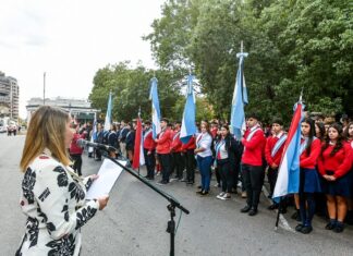 Alumnos juraron lealtad a la Constitución Nacional