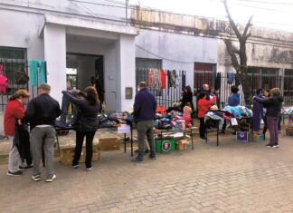 La Escuela 48 hizo una Feria para comprar útiles