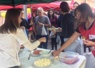 A través de una feria se concientizó sobre celiaquía