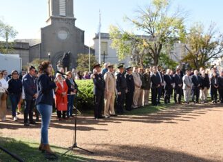 A 172 años del pronunciamiento de Urquiza. Acto en la plaza Constitución