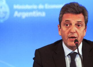 Massa anunció que los salarios de hasta $880.000 no pagarán Ganancias sobre el aguinaldo