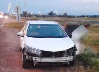 Auto con daños materiales tras un despiste en Ruta 14