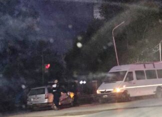 Chocaron un auto y una camioneta