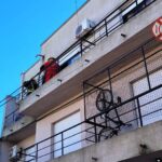 Pagina 7 Mujer quedó encerrada en un balcón
