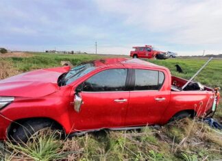 Murió tras volcar con su camioneta