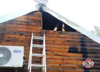 Un principio de incendio en una cabaña