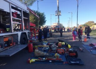 Bomberos festejaron su día en el Multieventos