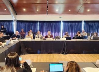 Se planteó hacer una zona portuaria público-privada