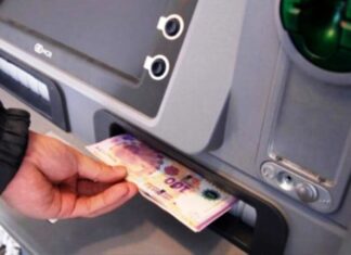 Con un aumento arranca el pago de haberes a estatales